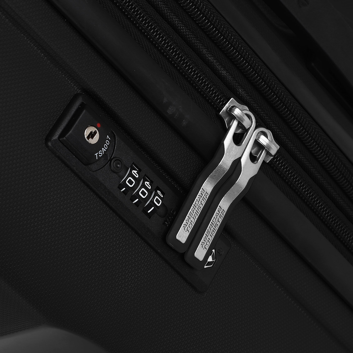 Чемодан большой L из полипропилена с кодовым замком American Tourister Bon Air