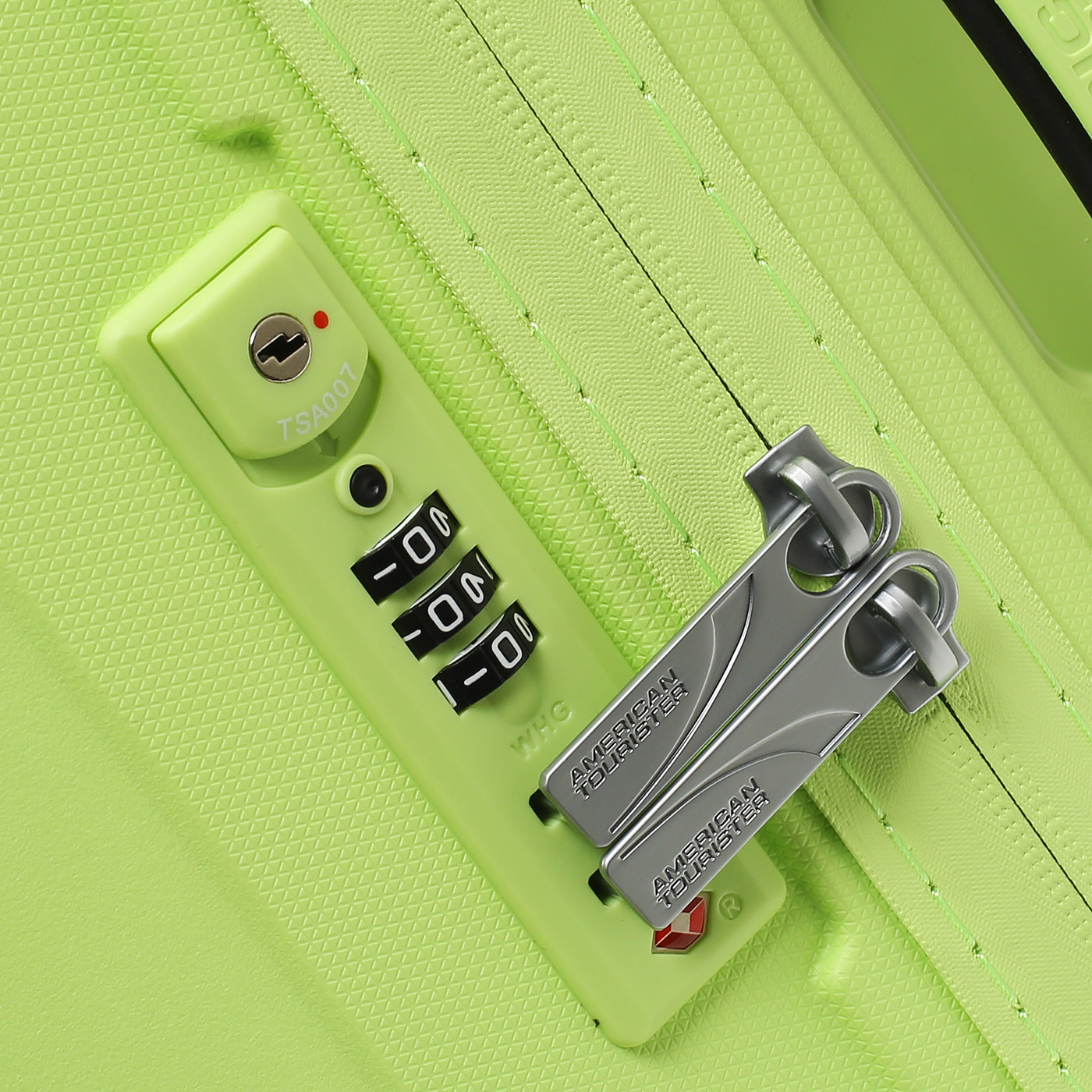 Чемодан большой L из полипропилена American Tourister Airconic