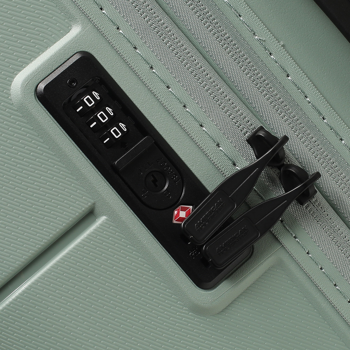 Чемодан средний M  American Tourister Dashpop