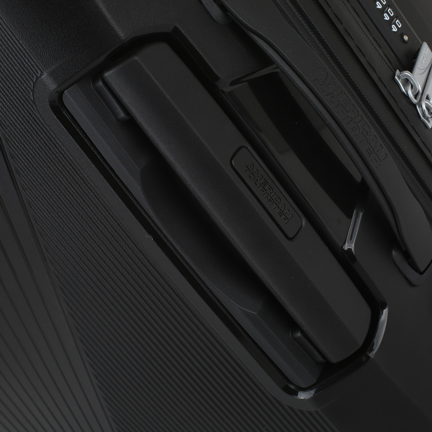Чемодан American Tourister Airconic