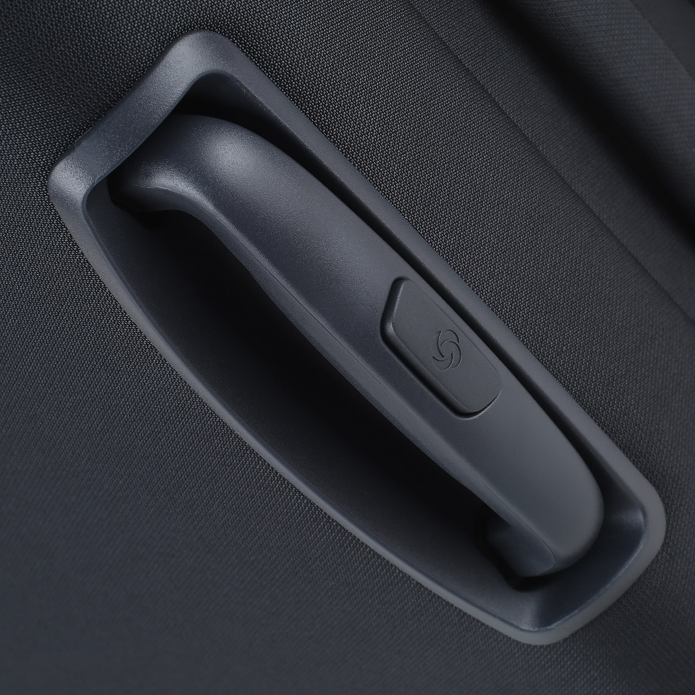 Черный чемодан среднего размера Samsonite Base Boost