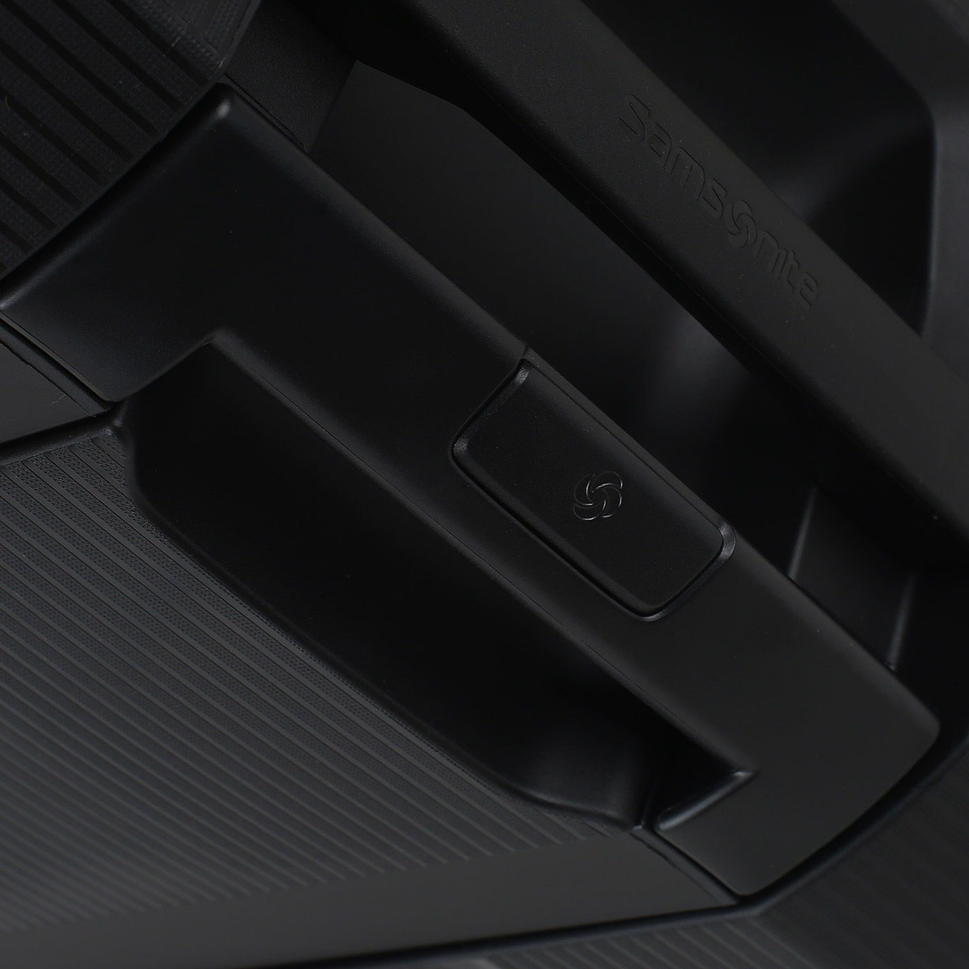 Чемодан большой L из полипропилена с кодовым замком Samsonite Magnum ECO