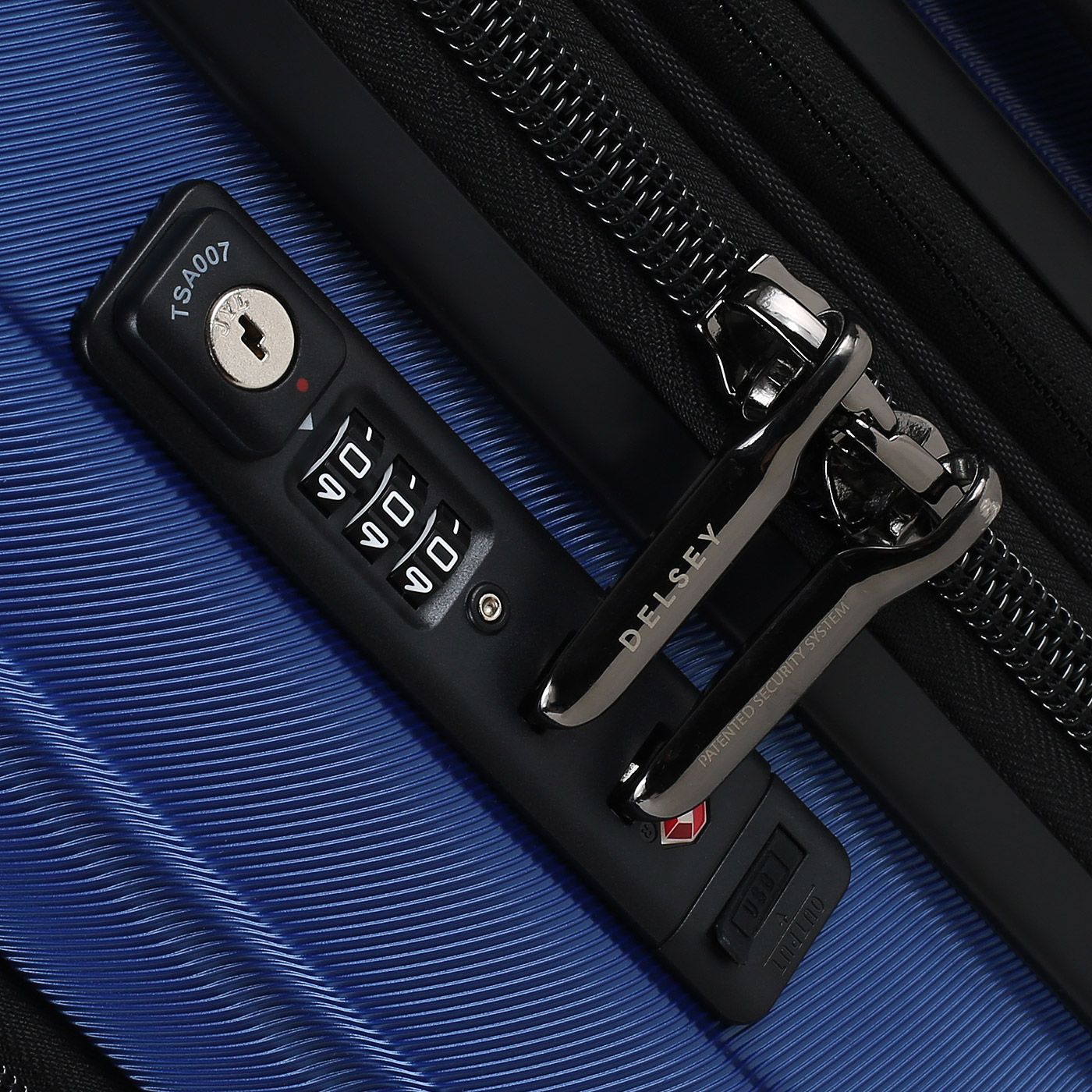 Чемодан маленький S из поликарбоната Delsey Shadow 5.0