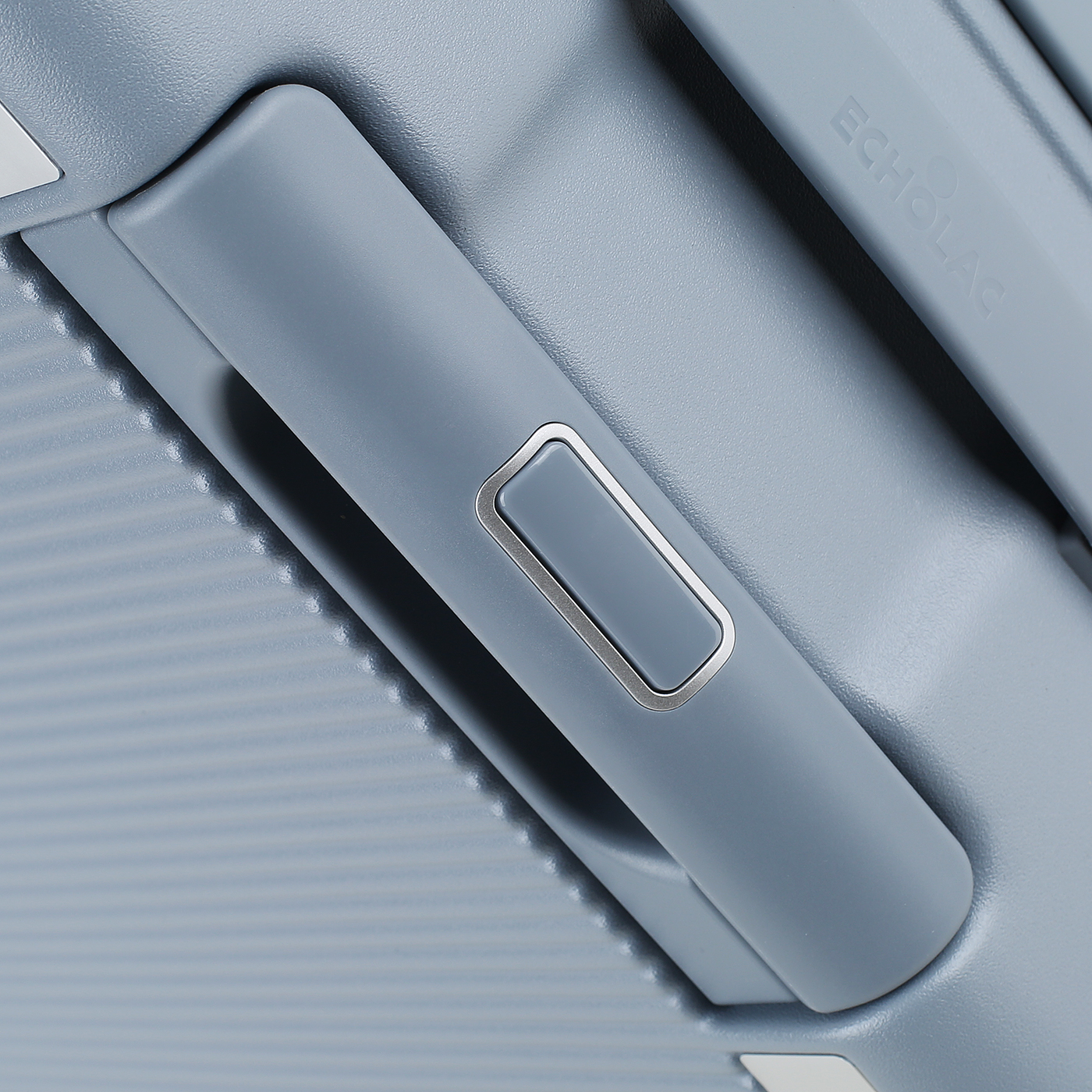 Чемодан на колесах Echolac Dynasty