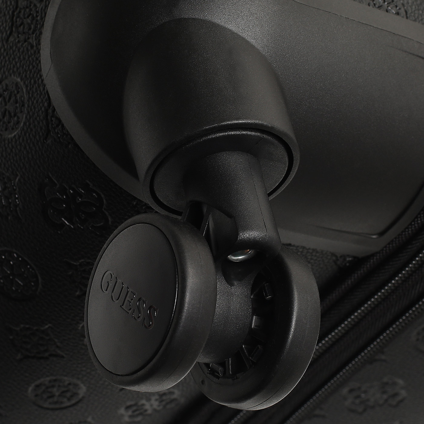 Чемодан средний M из полиурeтана Guess Wilder